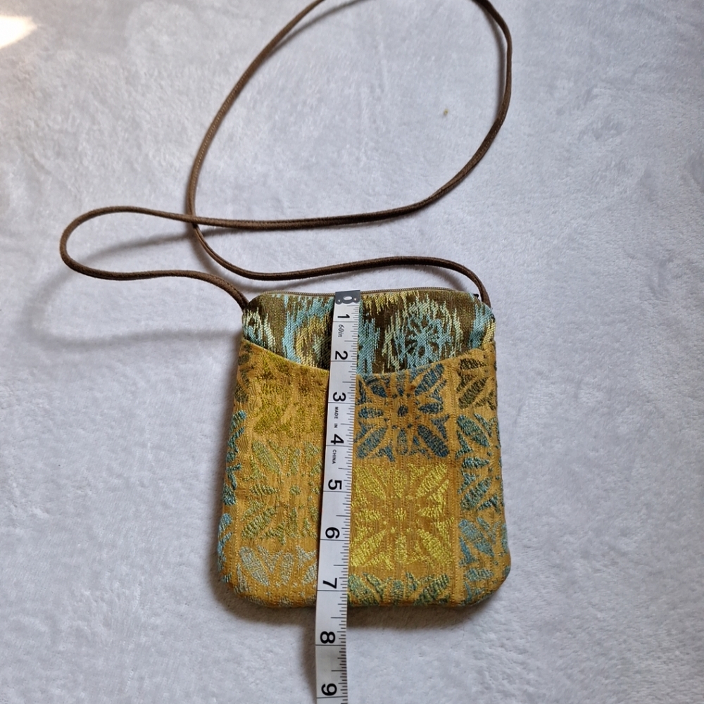 Maruca Cupcake Crossbody Purse / Small bag - Picture 10 of 16